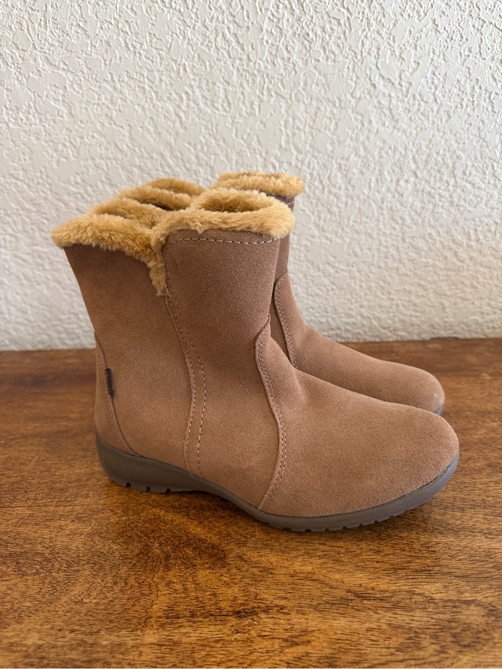 NWOT Sporto Karmen Women’s Ankle Boots Size 5.5 M Taupe Faux Fur Side Zip